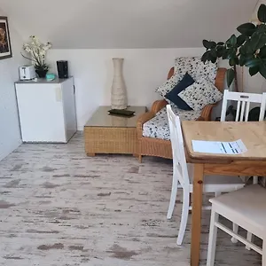 Gemütliche Im Einfamilienhaus Köln